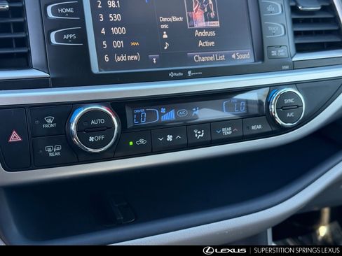 Used 2015 Toyota Highlander XLE image 22