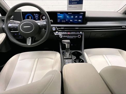 Certified 2025 Hyundai Sonata SE image 13