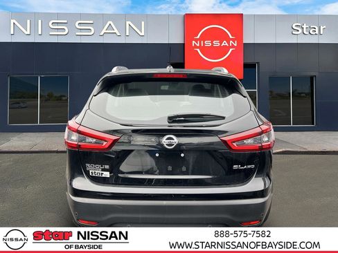 Used 2022 Nissan Rogue Sport SL w/ Premium Package image 4