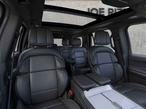 New 2025 Lincoln Navigator Reserve w/ Jet Appearance Package AWD/4WD image 10