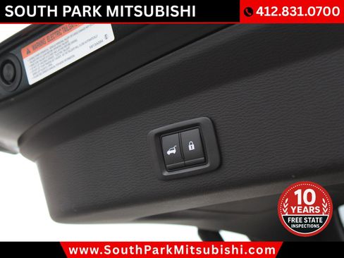 Used 2025 Mitsubishi Outlander AWD image 31