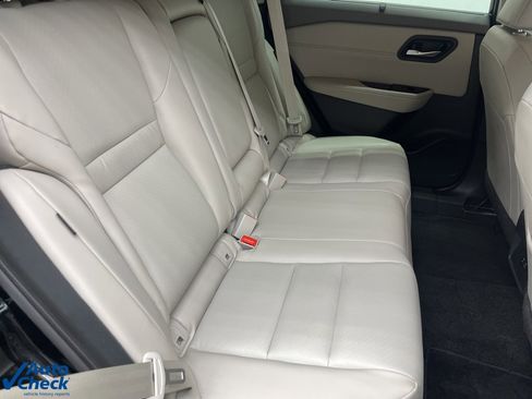 Used 2023 Nissan Rogue SV w/ SV Premium B Package image 22