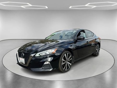 Used 2019 Nissan Altima 2.5 SR w/ SR Premium Package image 1