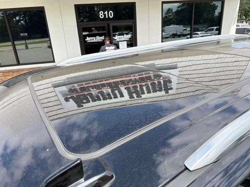 Used 2024 Chevrolet Suburban High Country RWD image 13