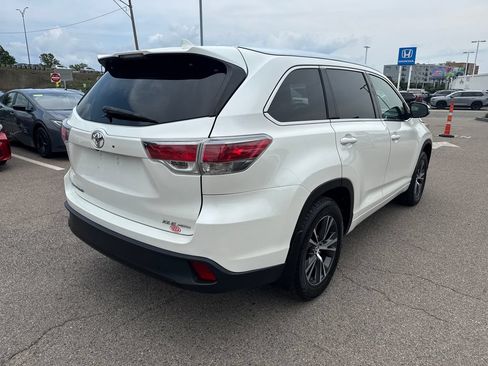 Used 2016 Toyota Highlander XLE AWD/4WD image 10