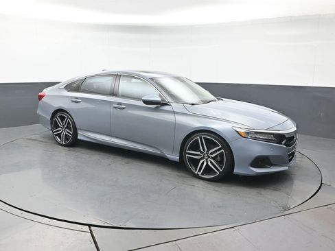 Used 2021 Honda Accord Touring image 8