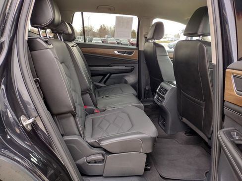 Used 2024 Volkswagen Atlas SE image 11