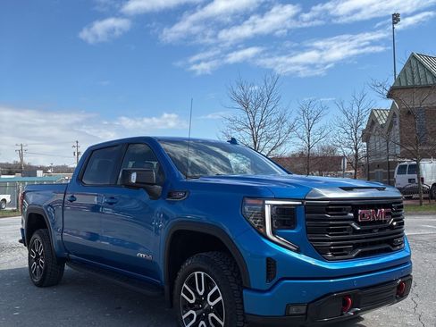 Used 2023 GMC Sierra 1500 AT4 w/ AT4 Premium Package image 1