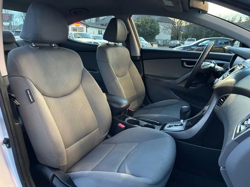Used 2012 Hyundai Elantra GLS image 22