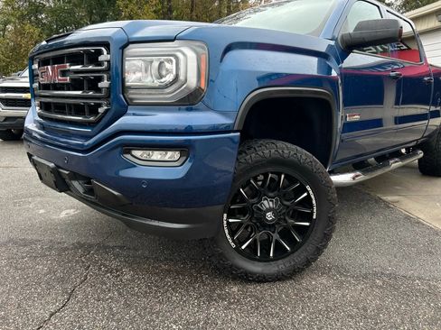 Used 2018 GMC Sierra 1500 SLT w/ All Terrain Package image 4