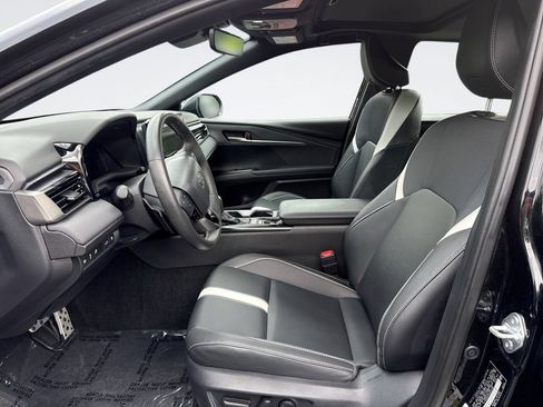 Used 2025 Toyota Camry SE w/ Multimedia Upgrade Package FWD image 13