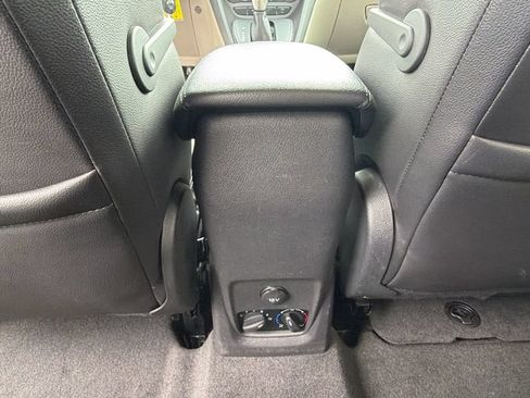 Used 2018 Ford Transit Connect Titanium FWD image 25