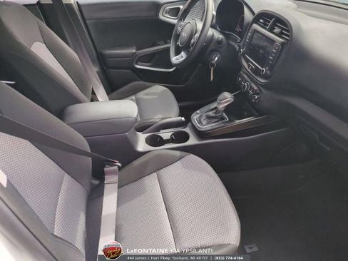 Used 2025 Kia Soul LX w/ LX Technology Package image 24