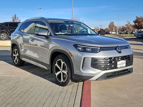 New 2026 Volkswagen Tiguan SE image 4