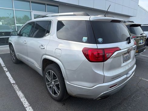 Used 2018 GMC Acadia Denali w/ Technology Package AWD/4WD image 3