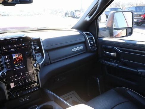 Used 2024 RAM 2500 Laramie w/ Night Edition image 27