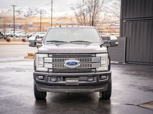 Used 2019 Ford F250 Platinum w/ Platinum Ultimate Package image 2