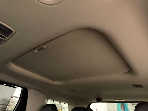 Used 2025 Kia Carnival SX FWD image 37