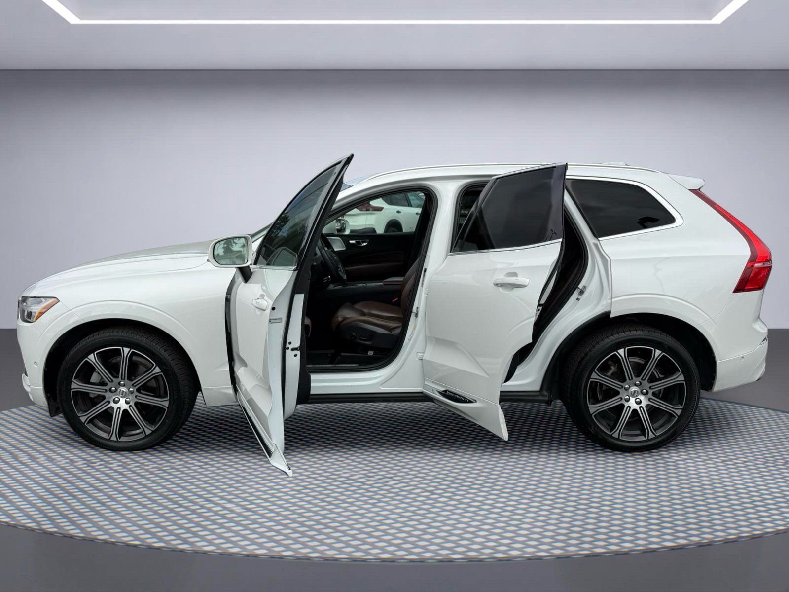 Used 2018 Volvo XC60 T6 Inscription w/ Convenience Package AWD/4WD image 13
