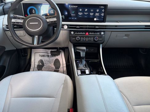 Used 2025 Hyundai Tucson SE image 11