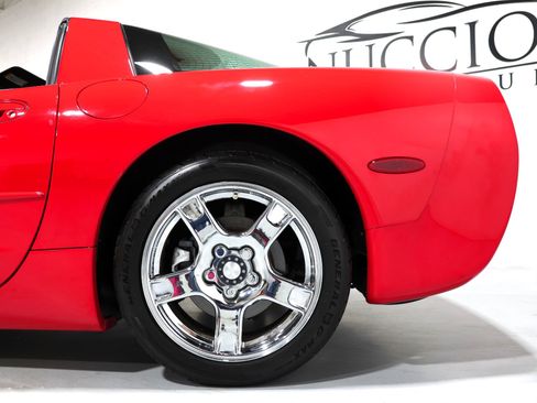 Used 1997 Chevrolet Corvette Coupe w/ Memory Pkg RWD image 43