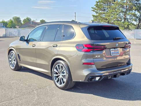 New 2026 BMW X5 xDrive50e w/ M Sport Package AWD/4WD image 4