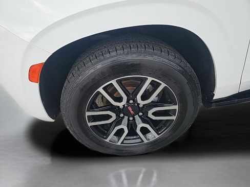 Used 2022 GMC Yukon XL AT4 w/ Technology Package image 14