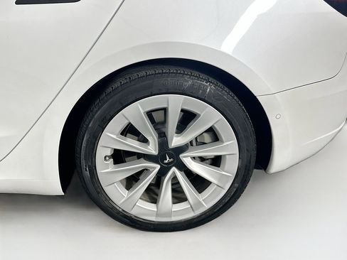 Used 2021 Tesla Model 3 Standard Range Plus image 11