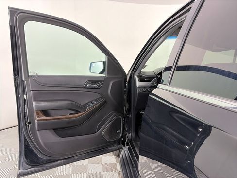 Used 2019 Chevrolet Suburban LT AWD/4WD image 10