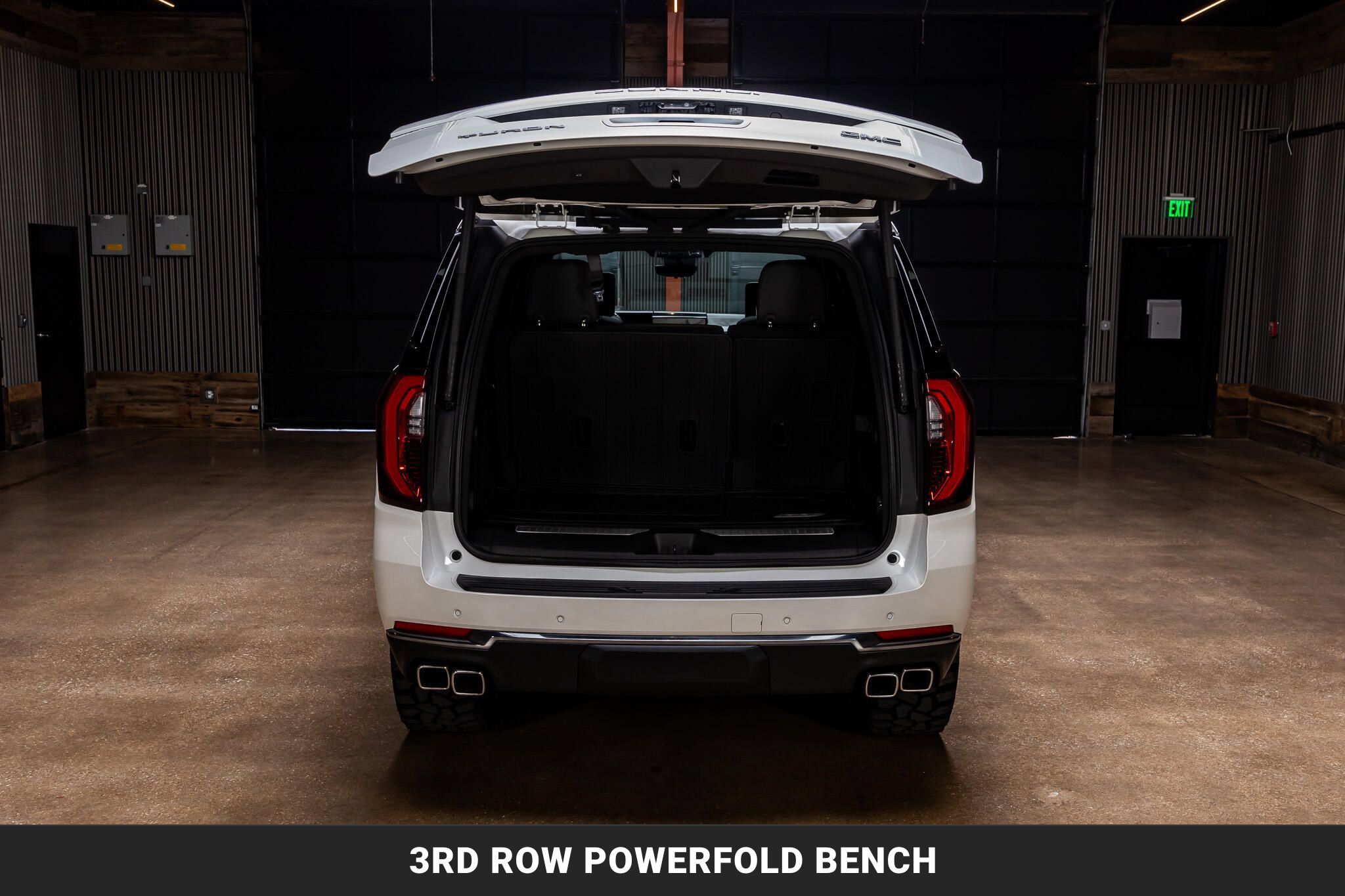 Used 2025 GMC Yukon Denali Ultimate w/ LPO, Floor Liner Package AWD/4WD image 9