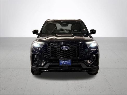 Certified 2025 Ford Explorer ST-Line AWD/4WD image 4