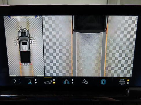 Used 2023 Chevrolet Silverado 1500 ZR2 image 17