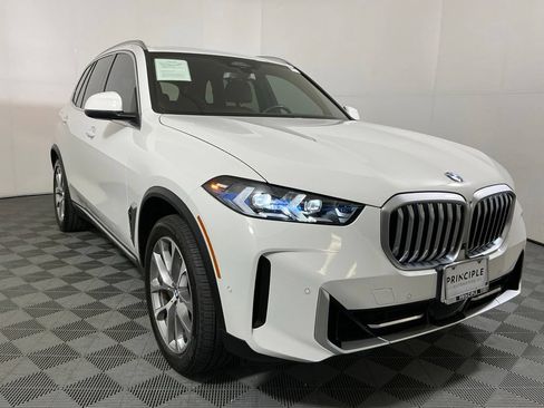 Certified 2024 BMW X5 xDrive40i w/ Premium Package AWD/4WD image 4