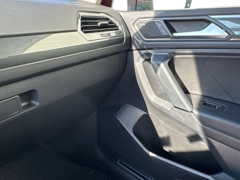 Used 2019 Volkswagen Tiguan SEL Premium AWD/4WD image 28