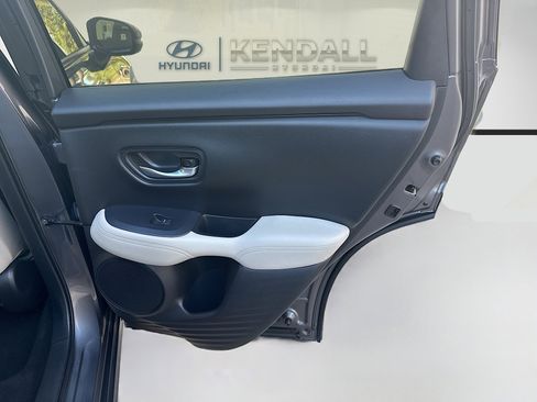 Used 2025 Honda HR-V LX image 27