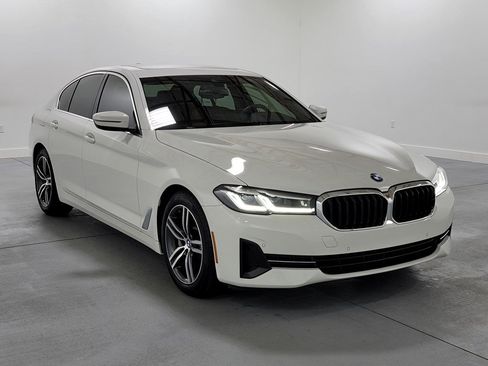 Used 2022 BMW 530i xDrive w/ Convenience Package AWD/4WD image 2
