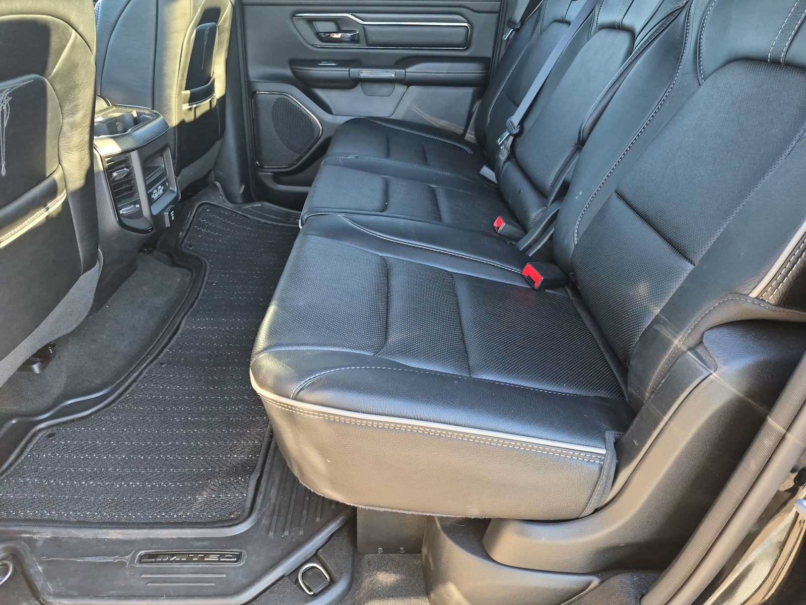 Used 2022 RAM 1500 Limited w/ Body Color Bumper Group AWD/4WD image 19