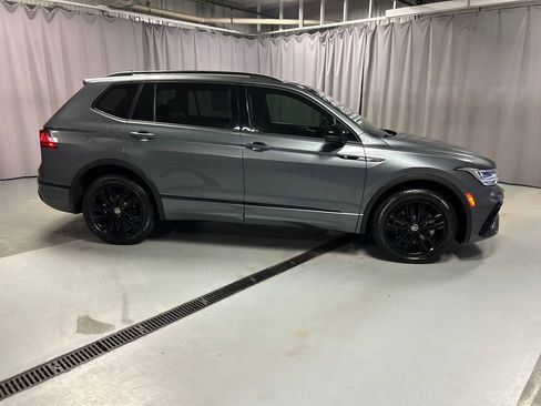 Used 2022 Volkswagen Tiguan SE R-Line image 8