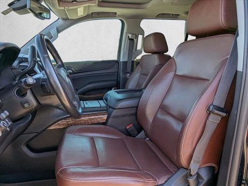 Used 2020 Chevrolet Suburban Premier w/ Premier Plus Edition image 9