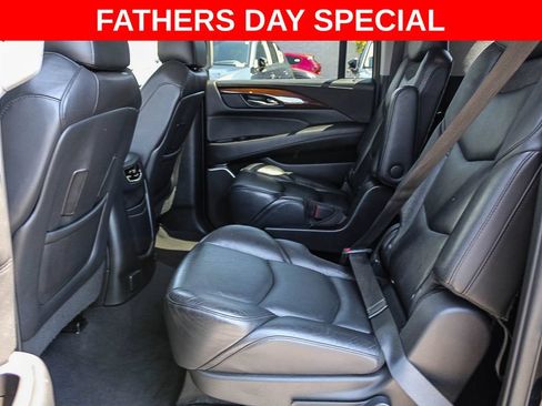 Used 2019 Cadillac Escalade ESV Luxury w/ Escalade Sport Edition AWD/4WD image 18