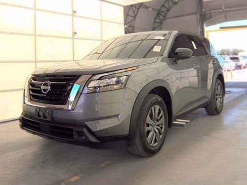 Used 2025 Nissan Pathfinder S FWD image 1