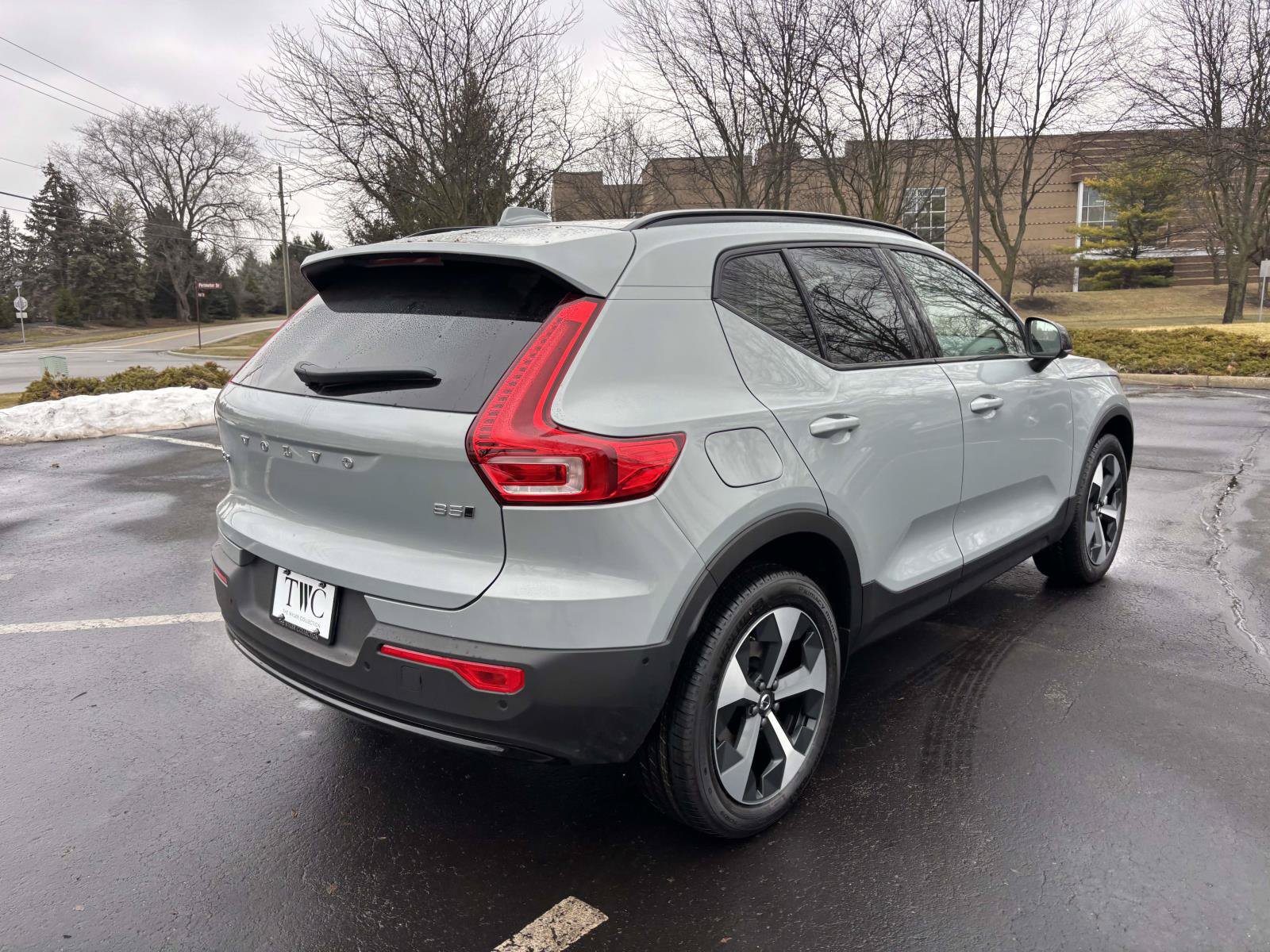 Used 2026 Volvo XC40 B5 Plus w/ Protection Package Premier AWD/4WD image 7