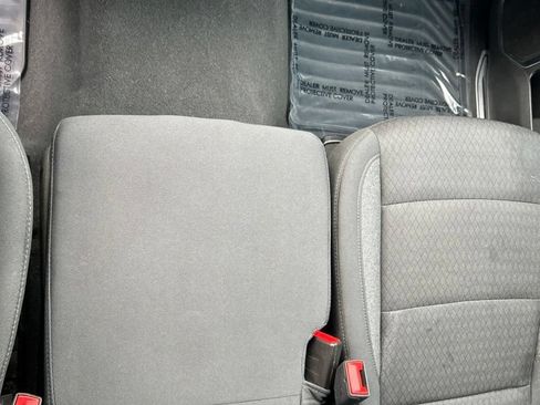 Used 2024 Chevrolet Silverado 1500 LT AWD/4WD image 14