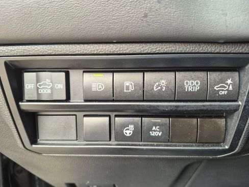 Used 2024 Toyota Tundra Platinum image 11