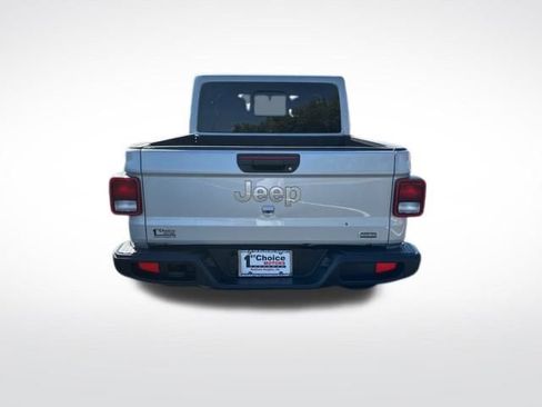 Used 2023 Jeep Gladiator Overland image 5