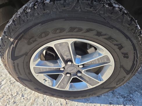 Used 2019 Jeep Wrangler Unlimited Sahara w/ Safety Group image 10