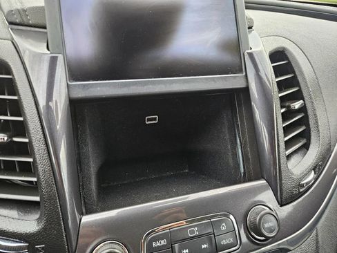 Used 2015 Chevrolet Impala LTZ FWD image 21