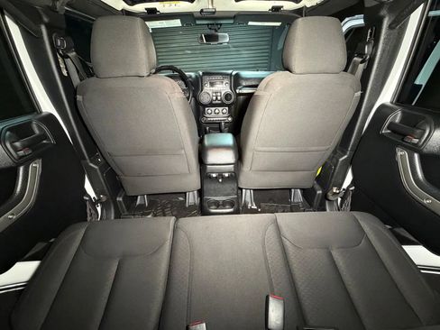 Used 2018 Jeep Wrangler Unlimited Sport S AWD/4WD image 23