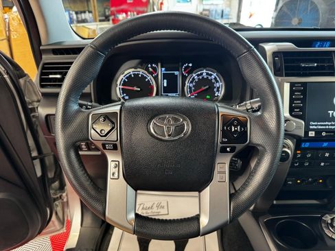 Used 2022 Toyota 4Runner Limited AWD/4WD image 22