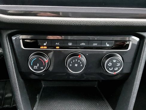 Used 2024 Volkswagen Tiguan SE image 16